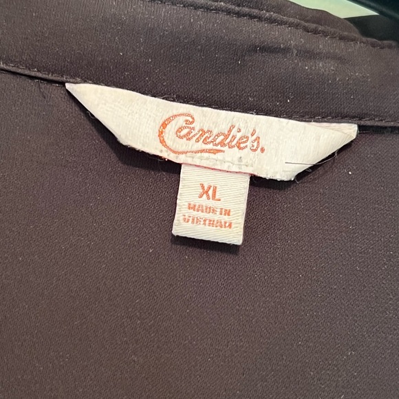 ✨EUC✨ CANDIE’S LONG SLEEVE BLACK BLOUSE WITH SHOULDER CUTOUTS 🖤✨ - Picture 4 of 5